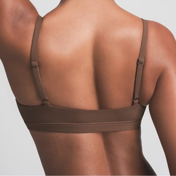 SKIMS Fits Everyone Scoop Bralette - Picture 2 of 5